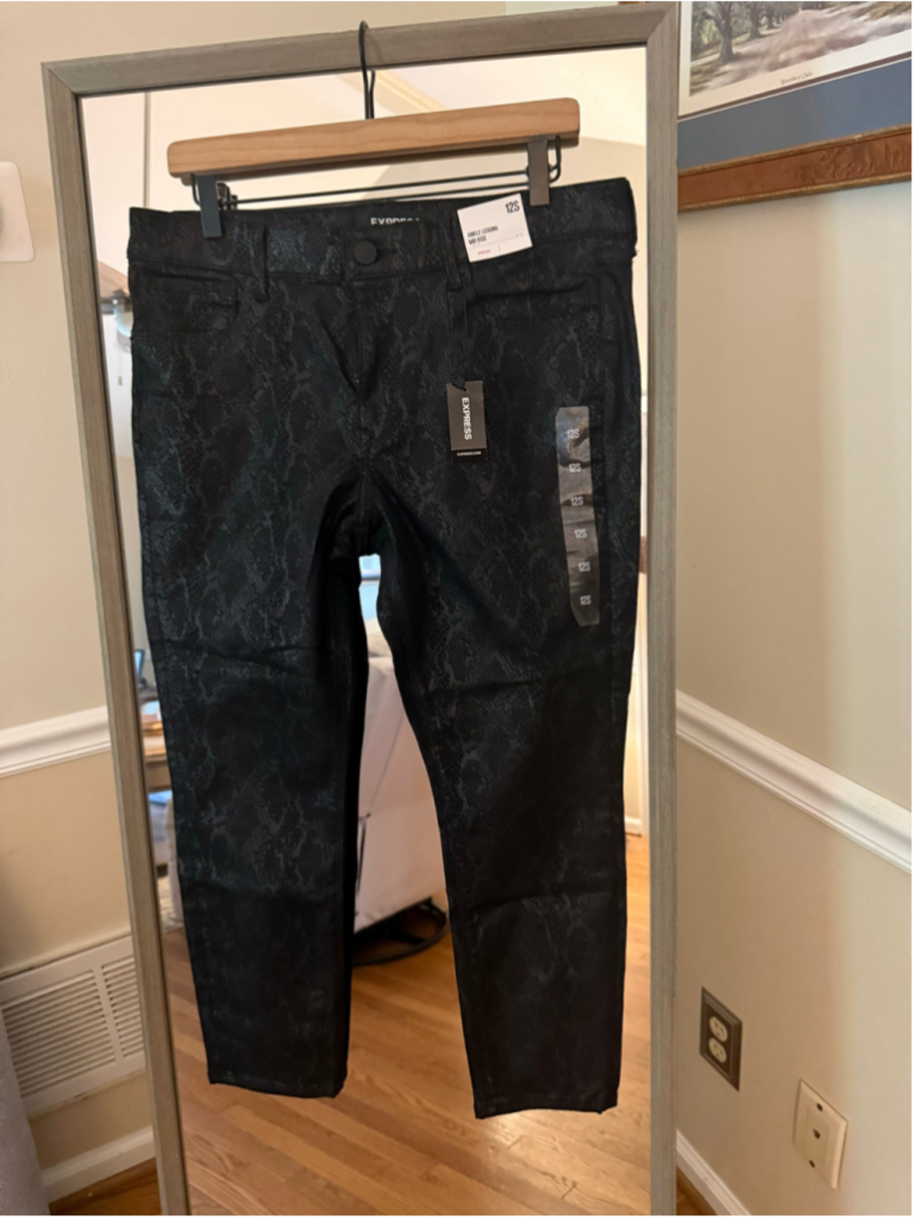 Women's Express Ankle Legging Jeans Size 12 Black